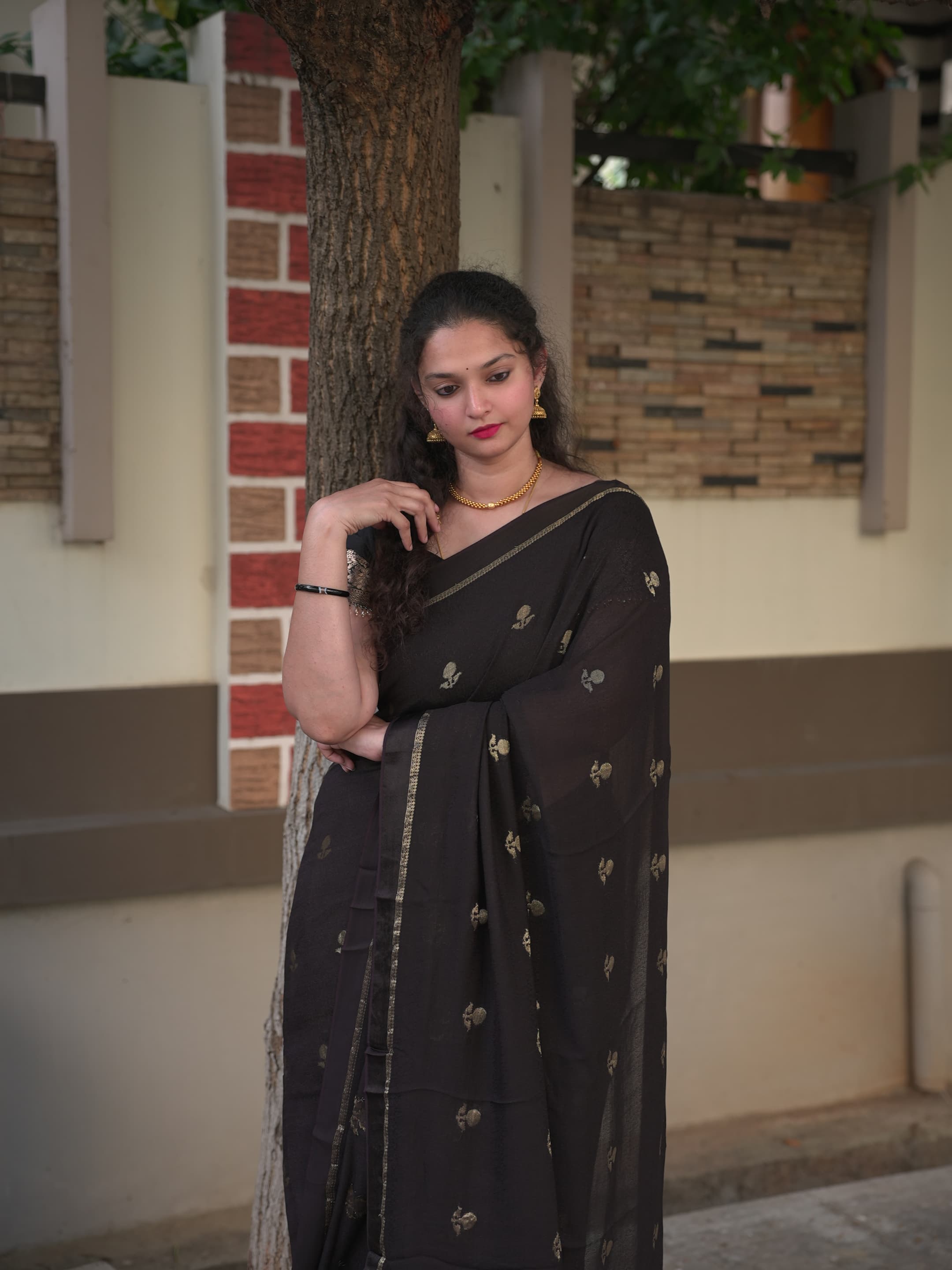 Jute silk viscose leaf pattern saree