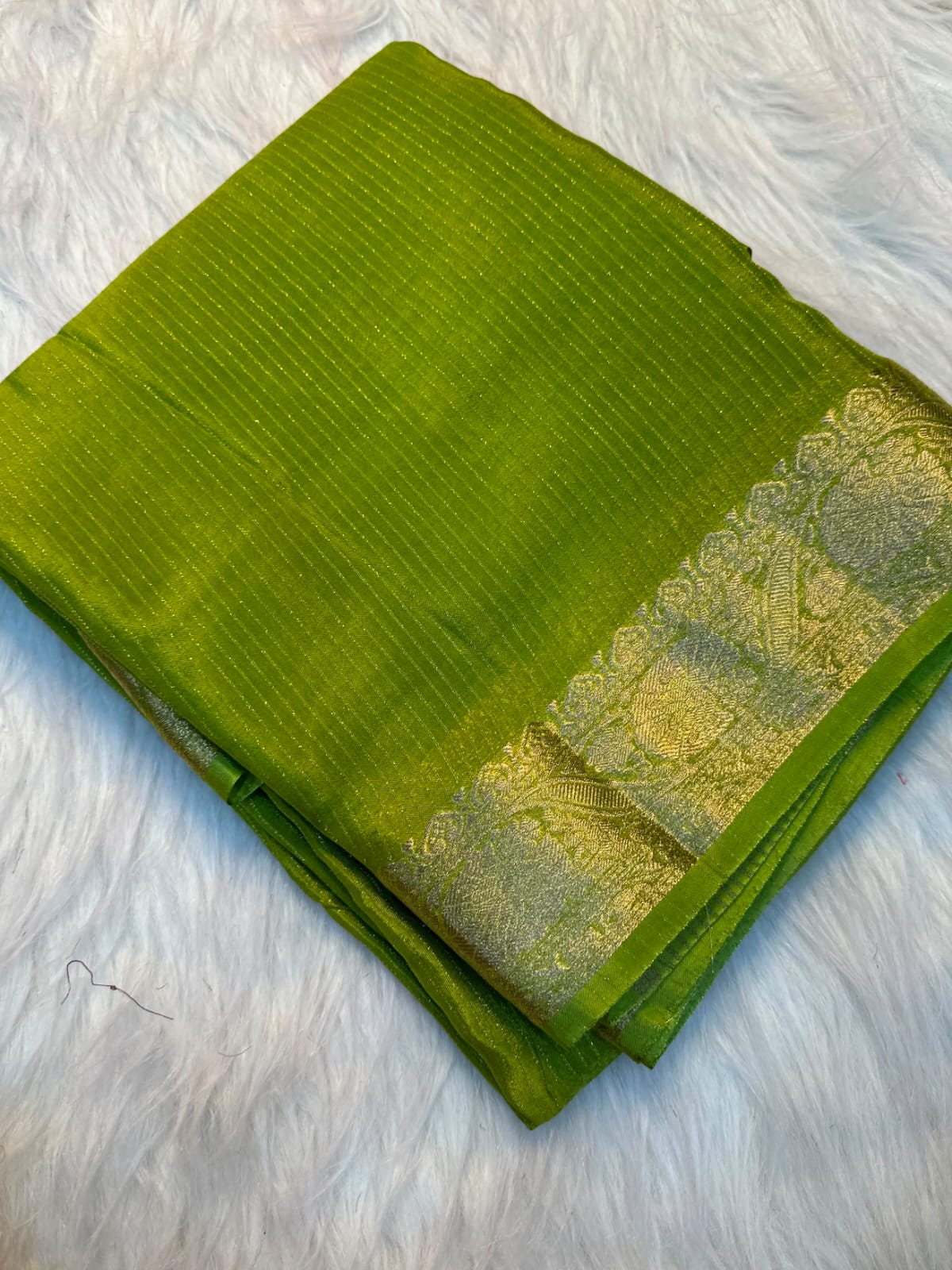 Pure chinnon flower jacquard zari saree