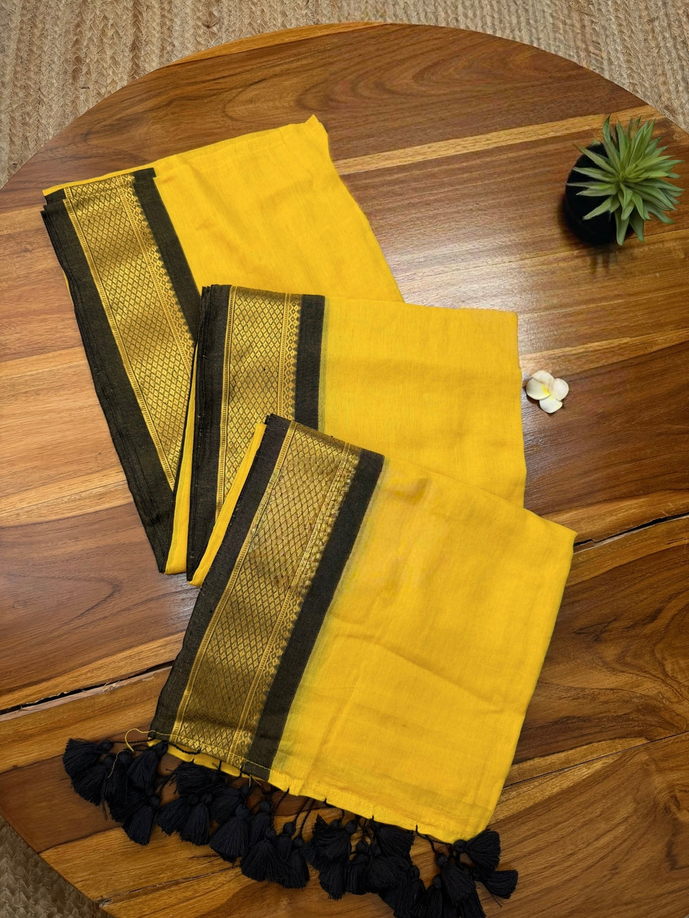 Mul cotton 120 courier zari boarder saree