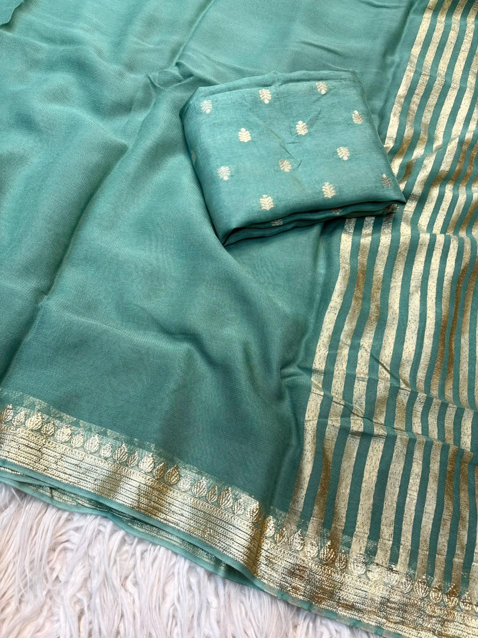 Viscose georgette single shade soft saree