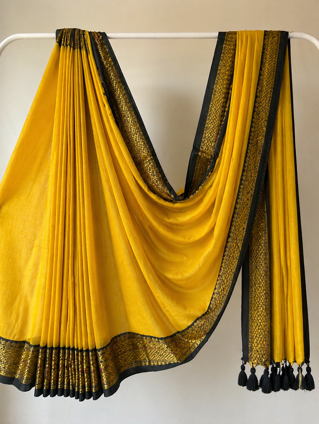 Mul cotton 120 courier zari boarder saree
