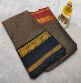 Narayanpeta Ganga Jamuna boarder checks saree