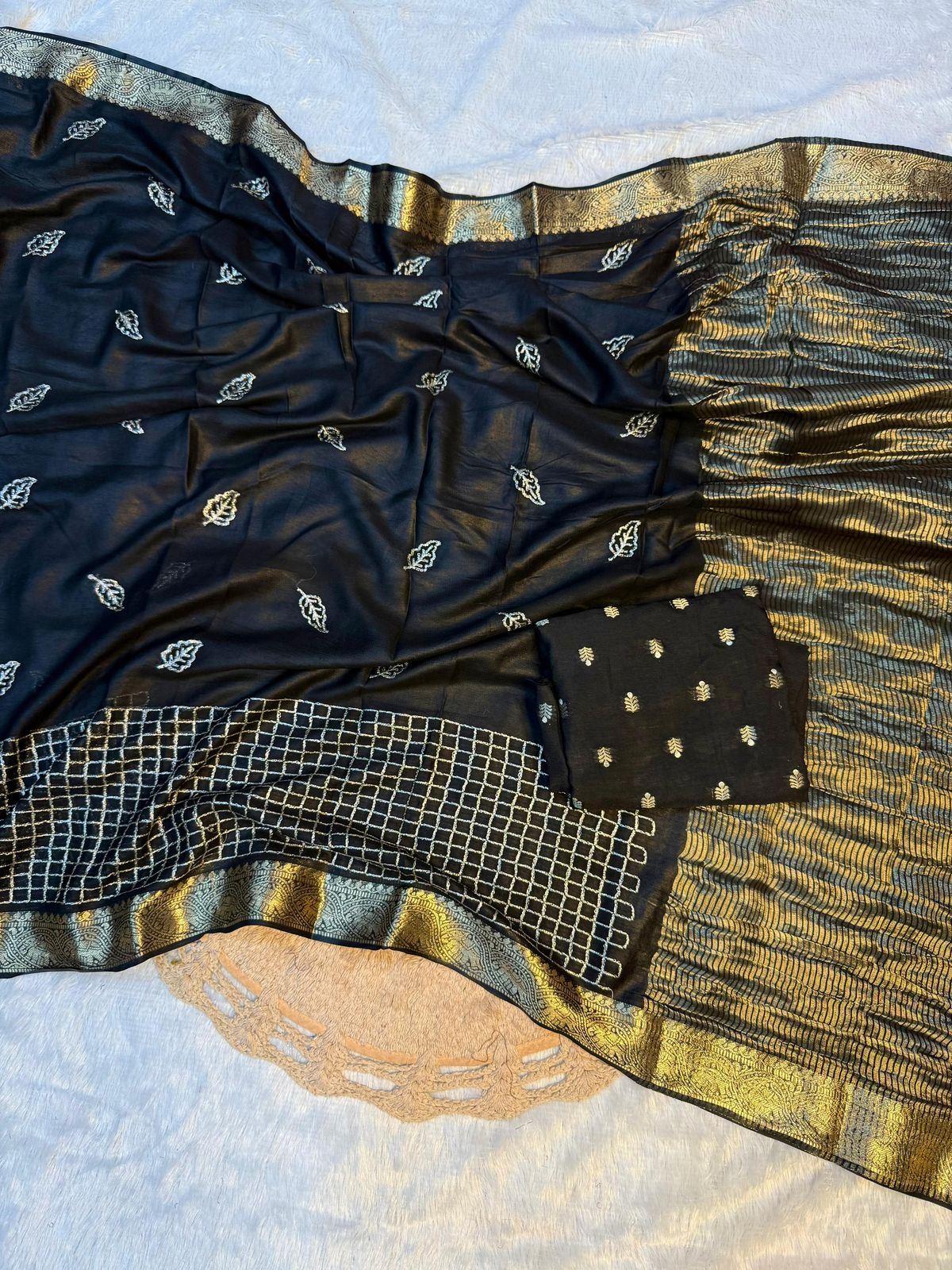 Pure Viscose georgette semi chex chitti pallu saree