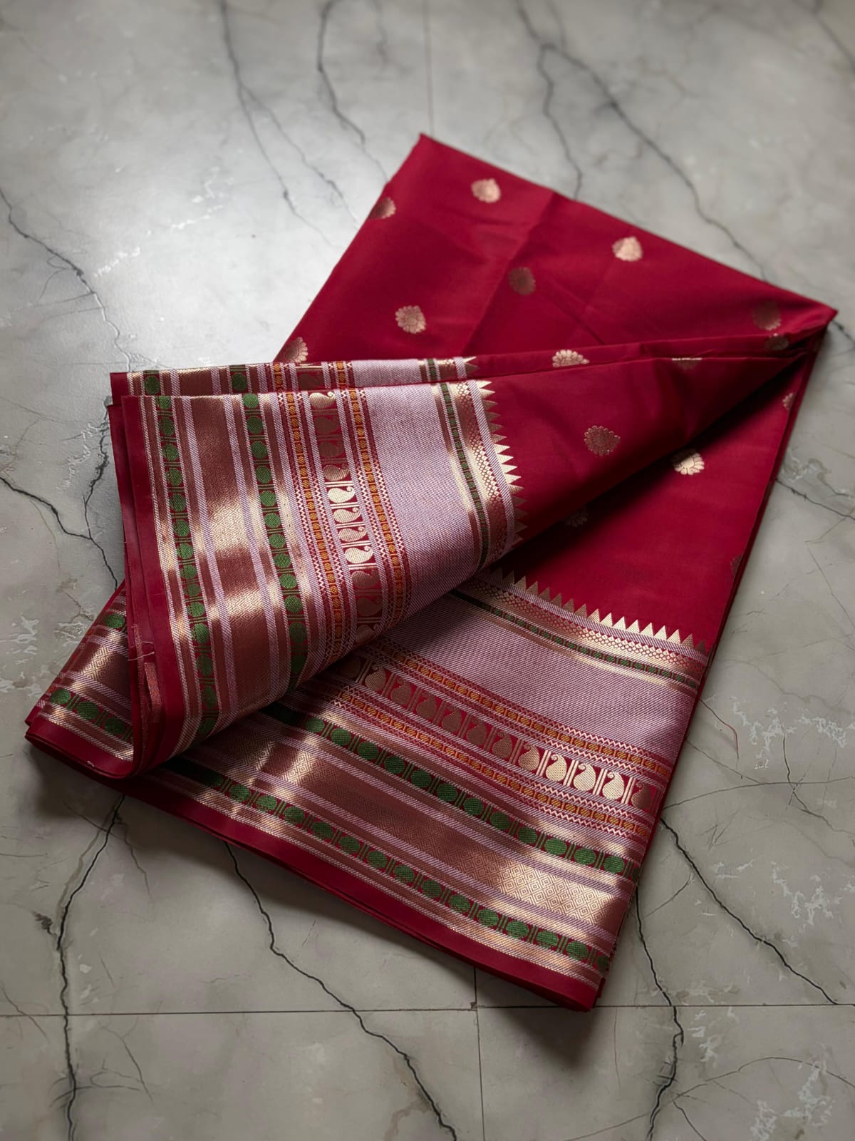 Banarasi soft katan silk contrast boarder saree