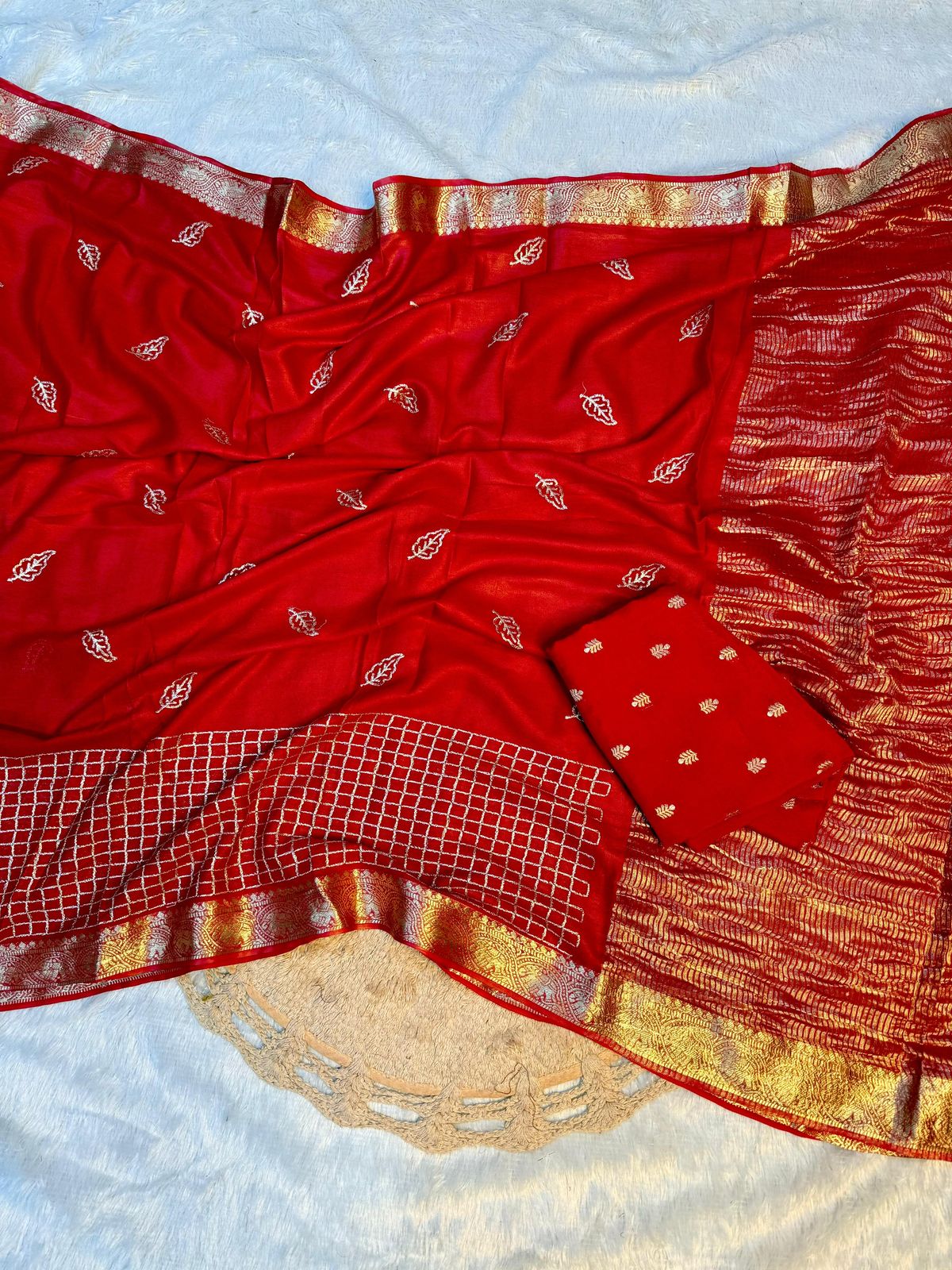 Pure Viscose georgette semi chex chitti pallu saree
