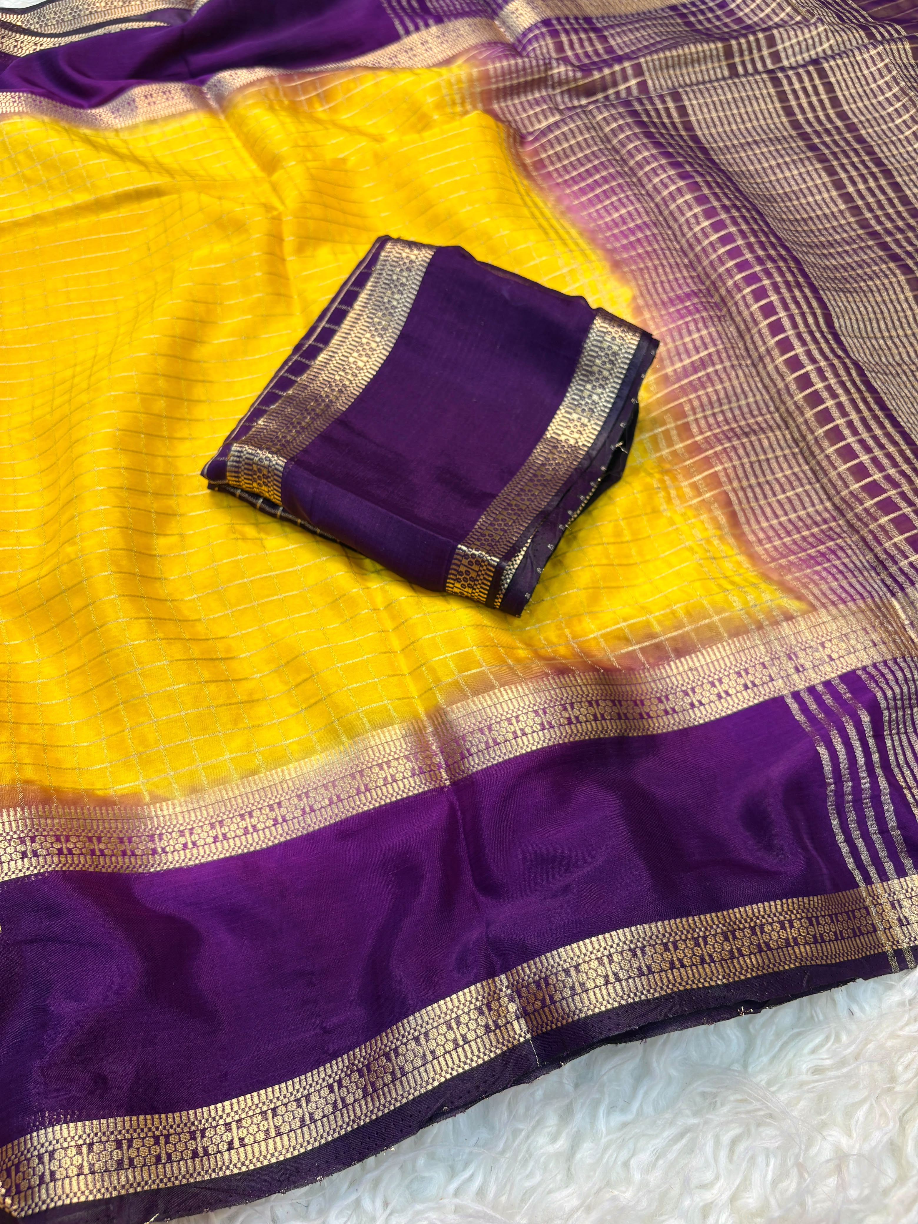 Chinnon weaving check saree with bentex boarder