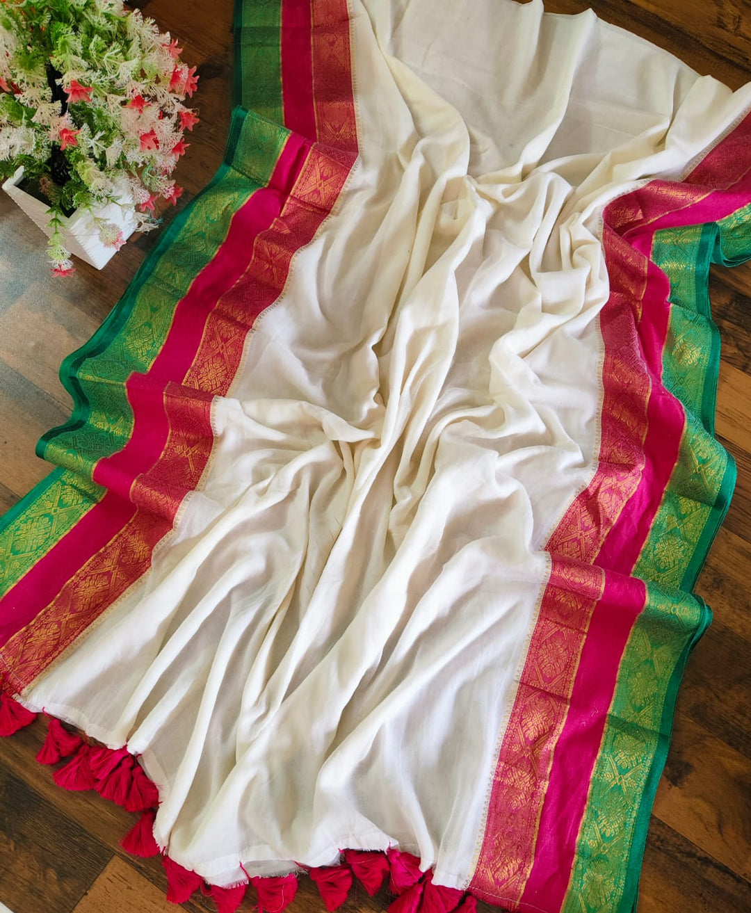 Mul cotton 120 courier zari boarder saree