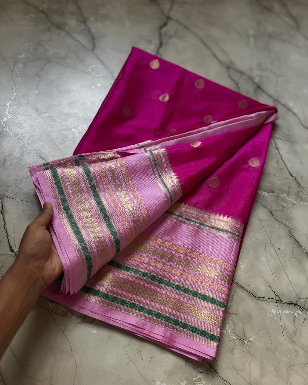 Banarasi soft katan silk contrast boarder saree